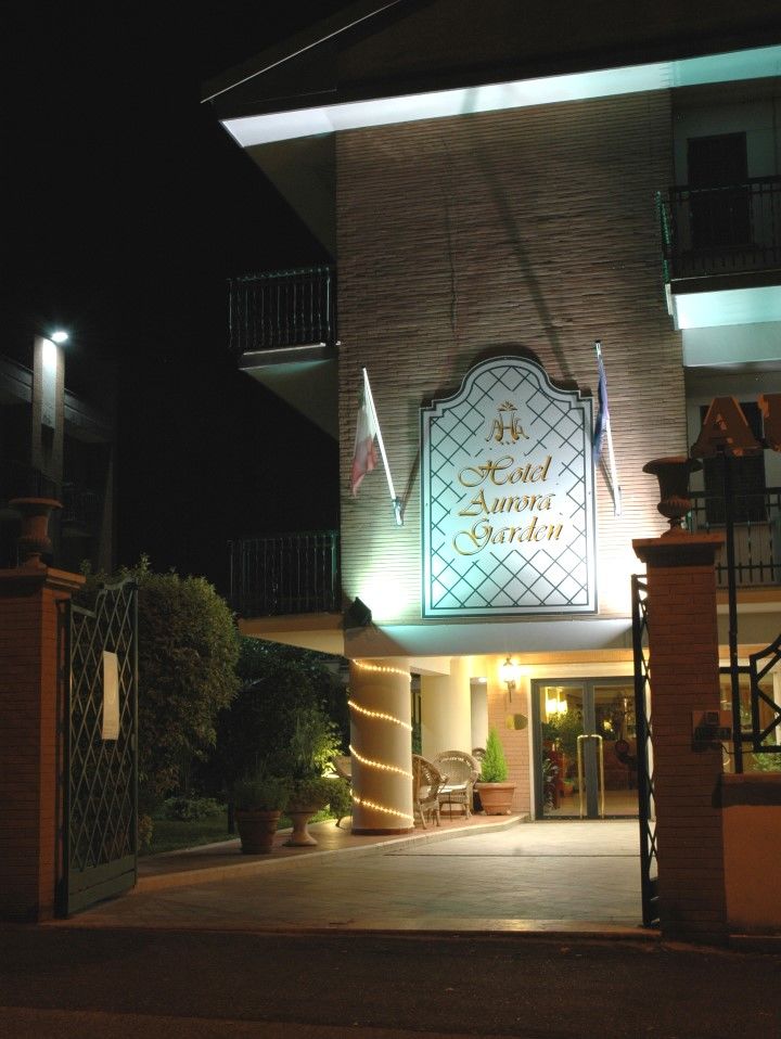 Hotel Aurora Garden Рим Екстер'єр фото