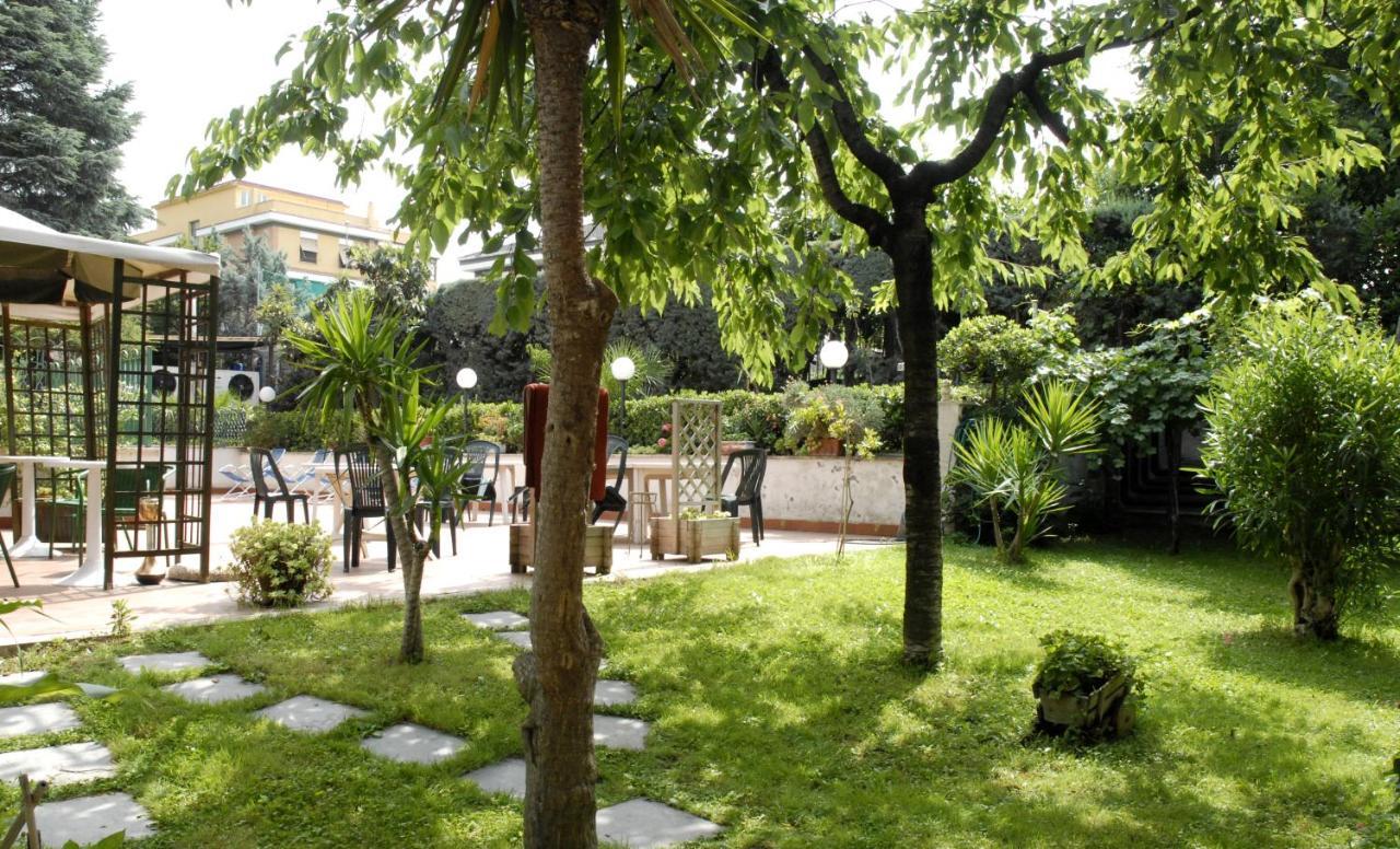Hotel Aurora Garden Рим Екстер'єр фото